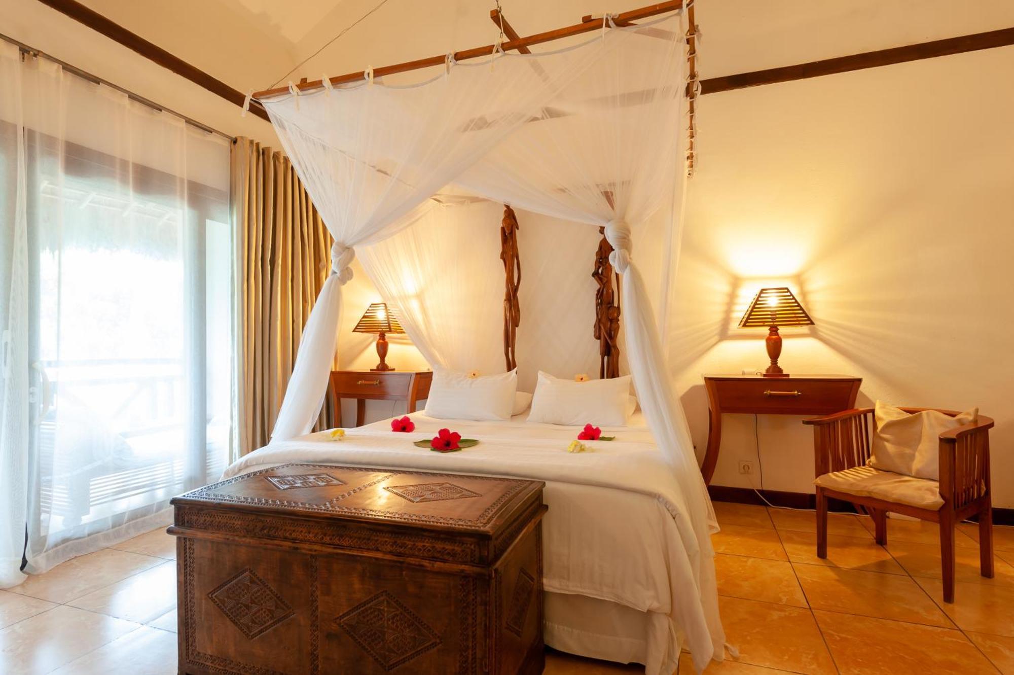 Nosy Be Hotel & Spa Ambondrona  ภายนอก รูปภาพ