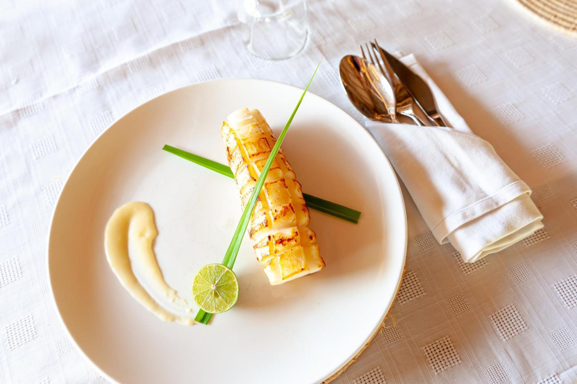 Nosy Be Hotel & Spa Ambondrona  ภายนอก รูปภาพ