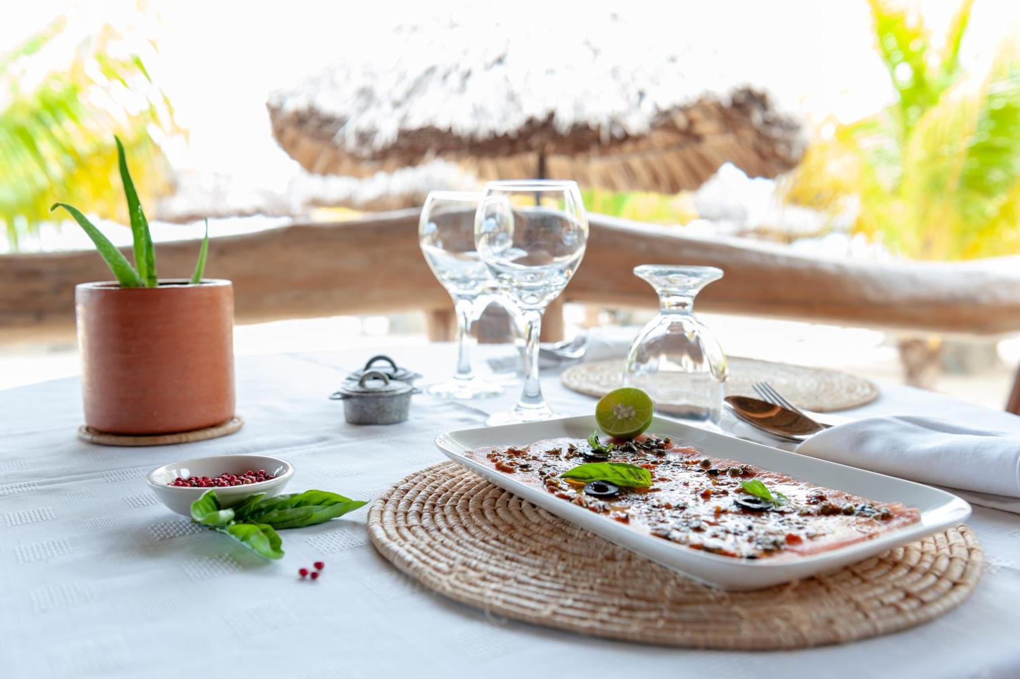 Nosy Be Hotel & Spa Ambondrona  ภายนอก รูปภาพ