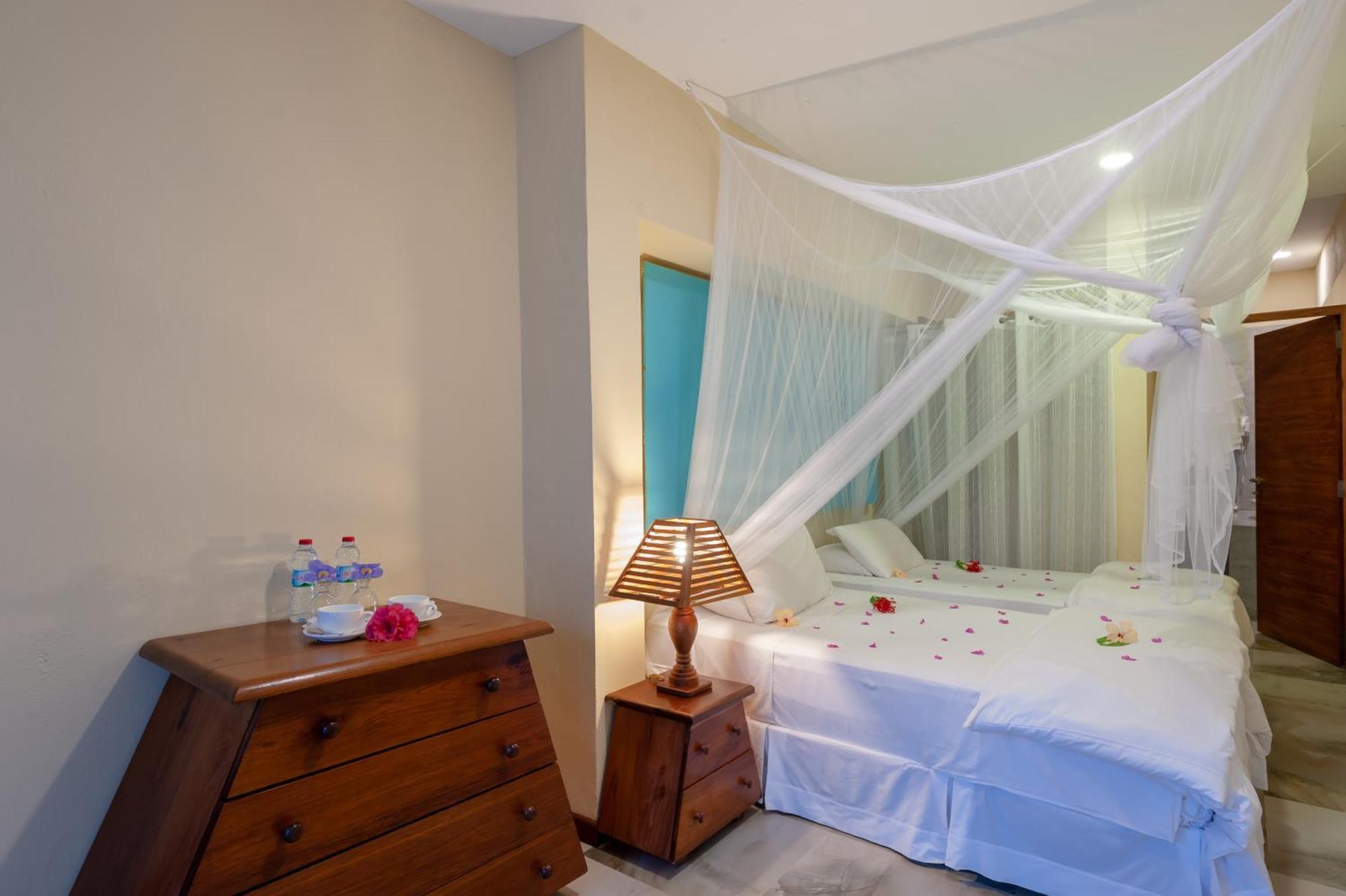 Nosy Be Hotel & Spa Ambondrona  ภายนอก รูปภาพ