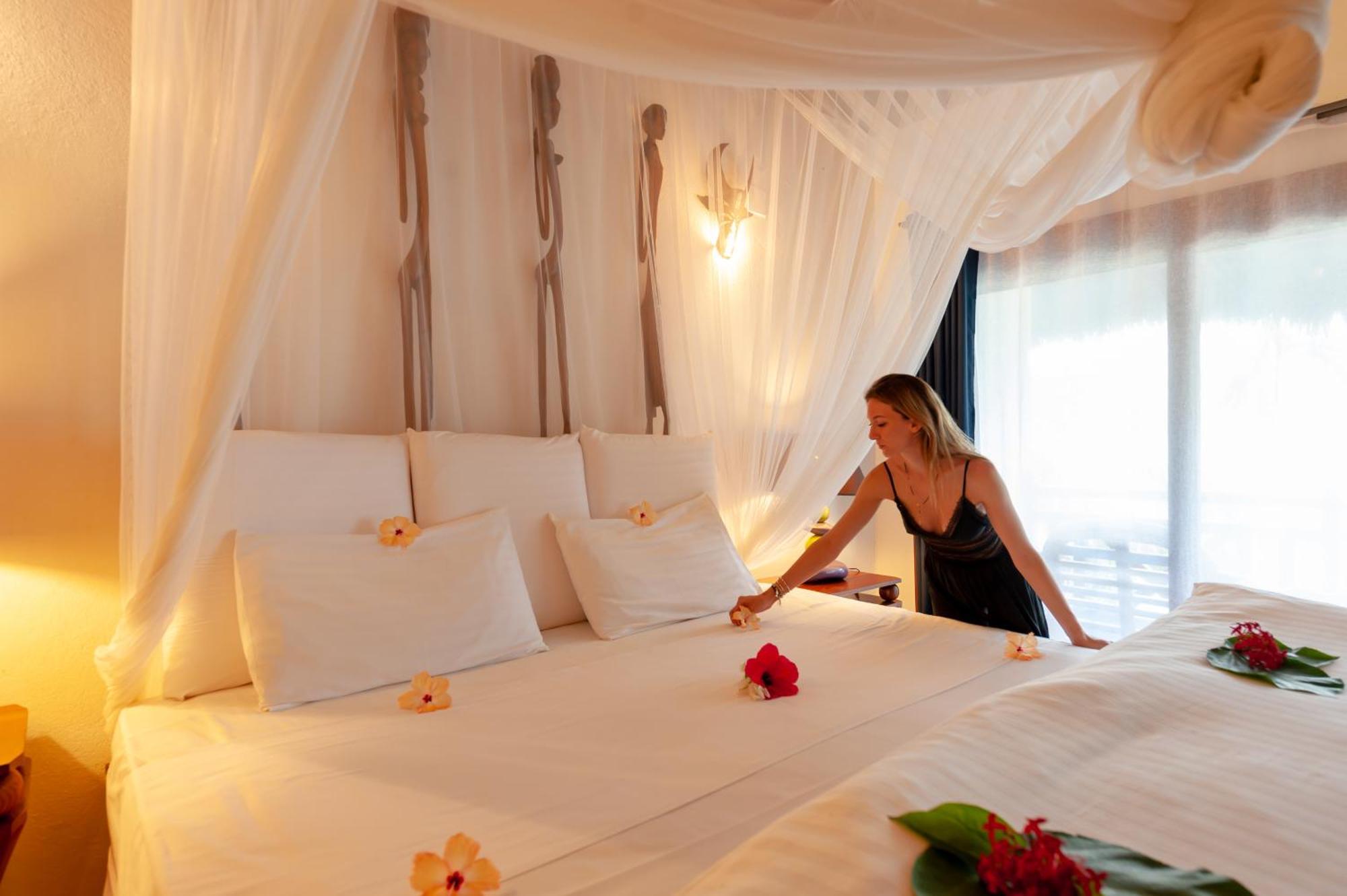 Nosy Be Hotel & Spa Ambondrona  ภายนอก รูปภาพ