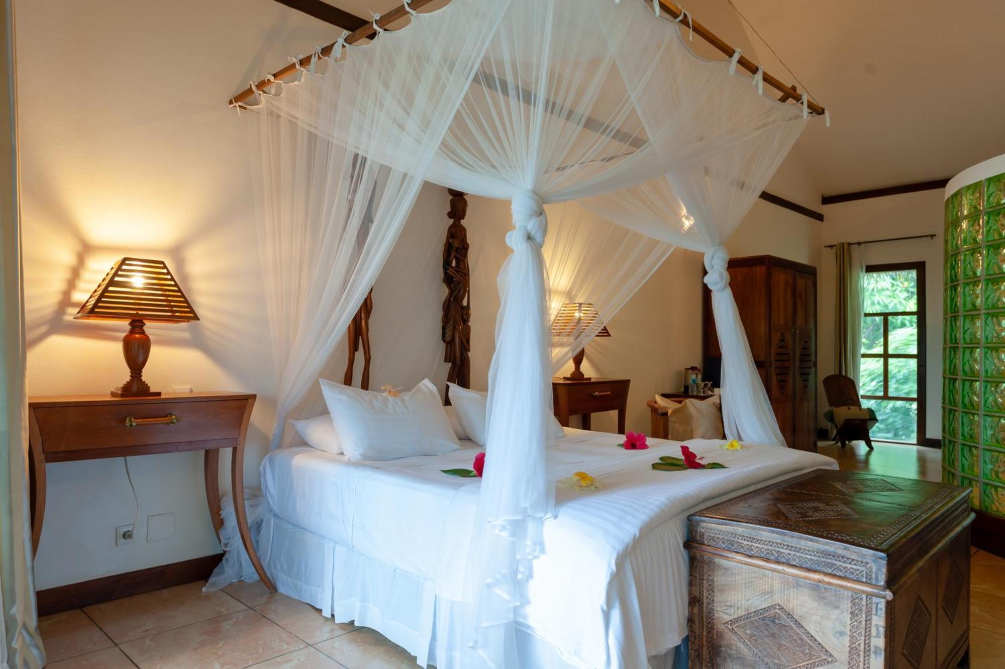 Nosy Be Hotel & Spa Ambondrona  ภายนอก รูปภาพ